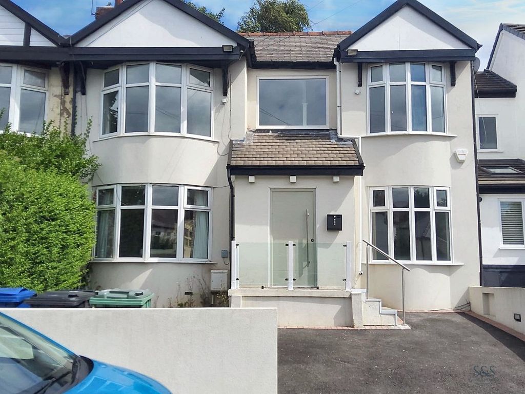 Property photo 2 of 26