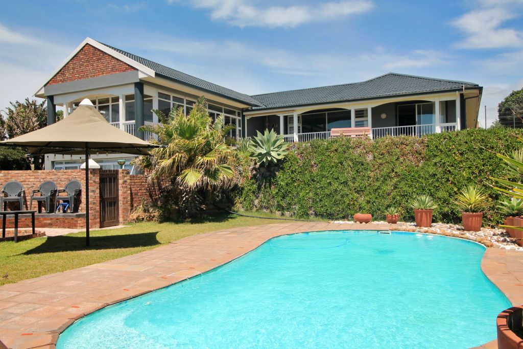 Property photo 2 of 50