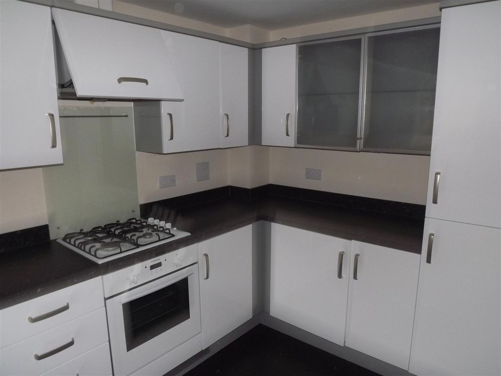 Property photo 2 of 7 Kitchen