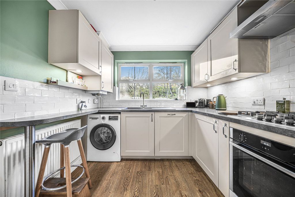 Property photo 3 of 22 Picture No. 23