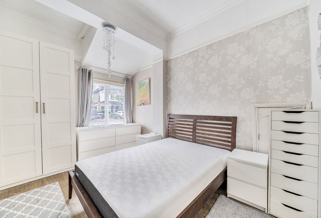 Property photo 3 of 9 1362175-11-68De8A...