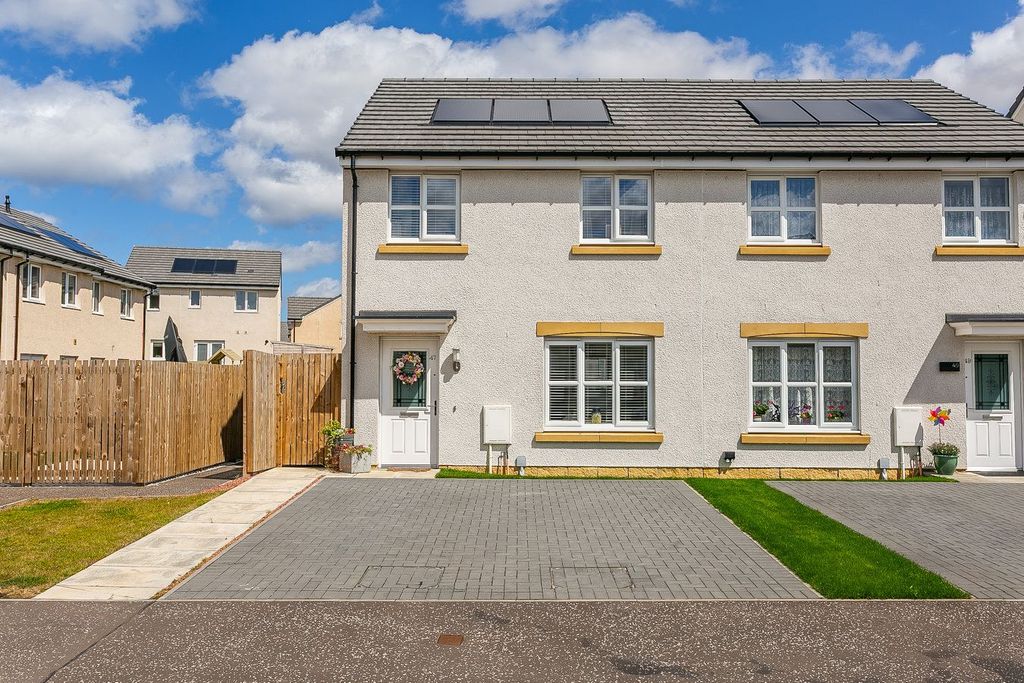 Property photo 1 of 32
