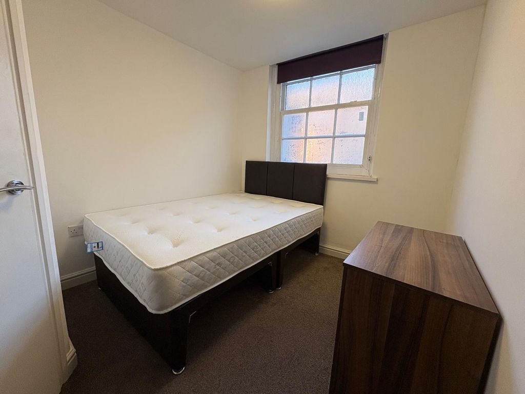 Property photo 1 of 4 Room 204, Harts House