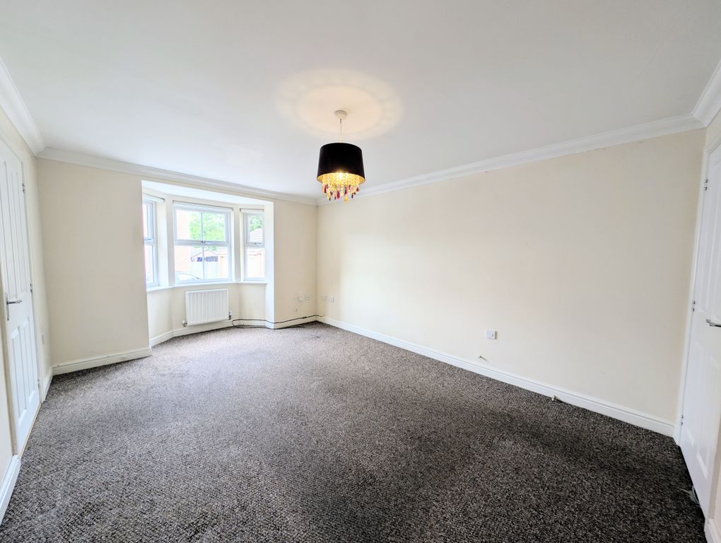 Property photo 2 of 36 Living Room