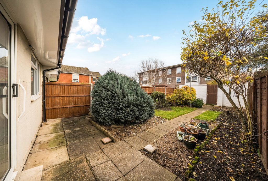 Property photo 2 of 12 1375601-19-691471...