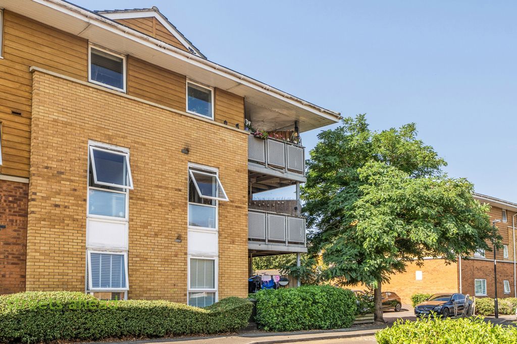 Property photo 2 of 14 B0Bd3B34-8793-4F9...