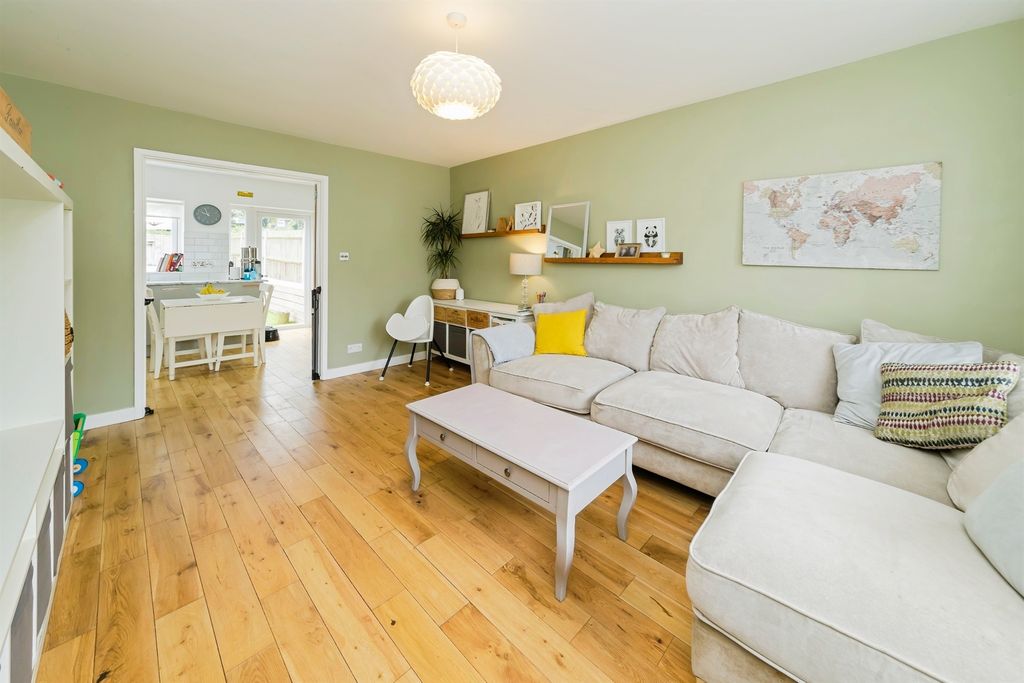 Property photo 2 of 17