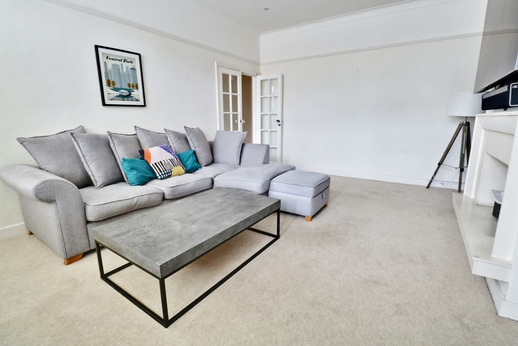 Property photo 3 of 30 4416482