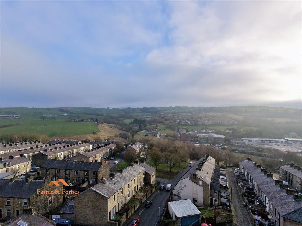 Property photo 3 of 22 Ezy Watermark_04-02-2026_07-30-21-4920Pm.Jpeg