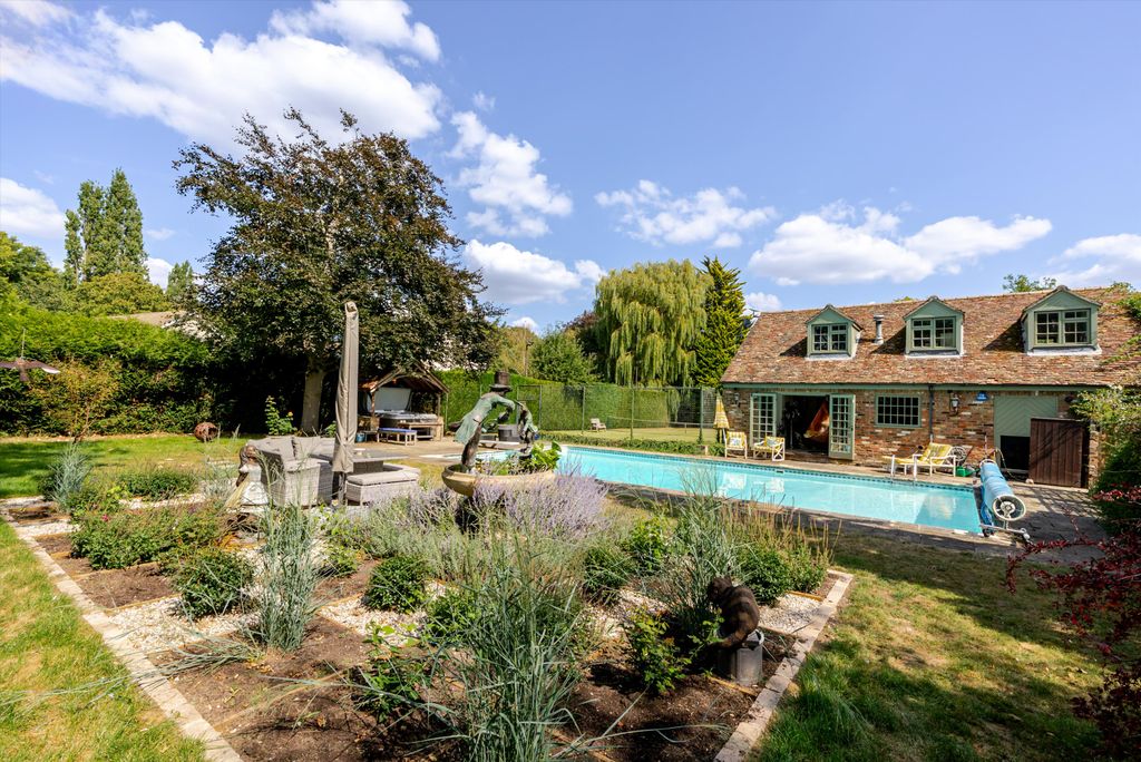 Property photo 2 of 17 Image