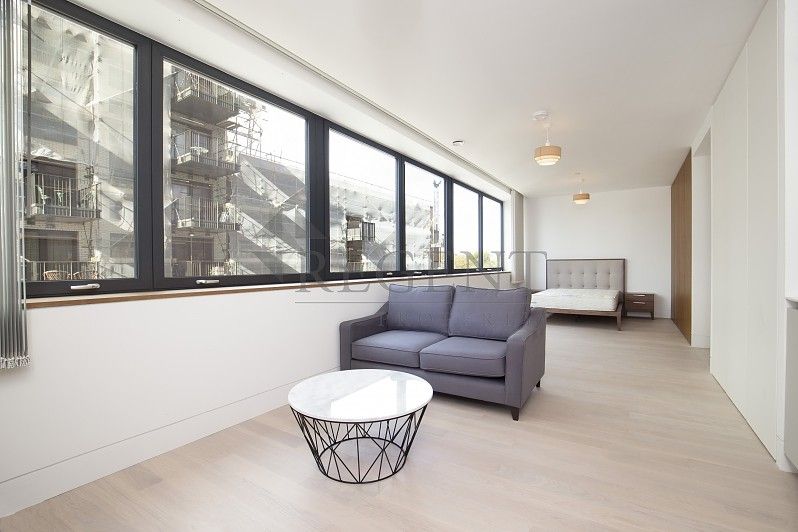 Property photo 2 of 7 Studio Flat