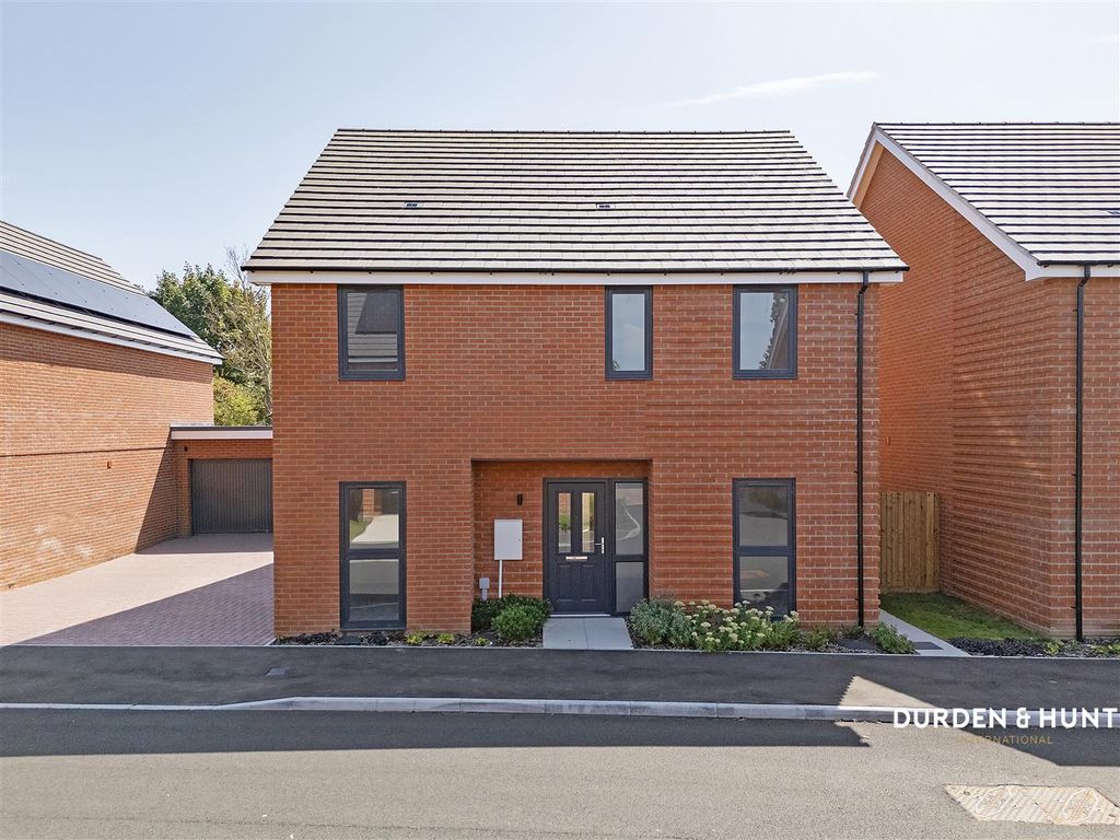 Property photo 1 of 26 Paddocks Lane