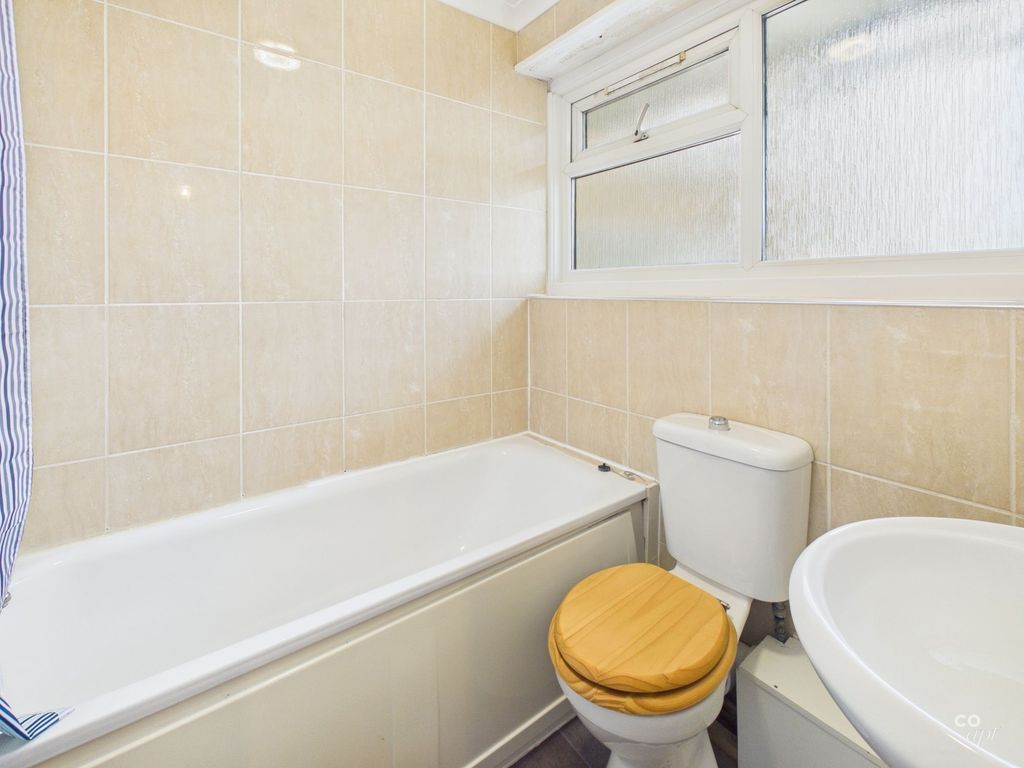 Property photo 3 of 4
