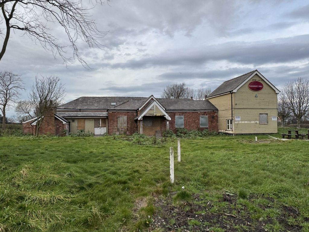 Property photo 1 of 35