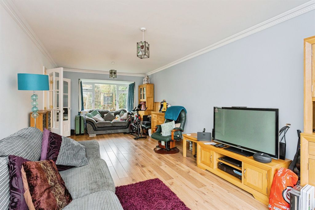 Property photo 3 of 18