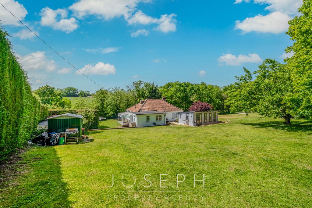 Property photo 3 of 32