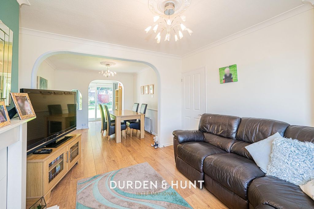 Property photo 3 of 30 Clockhouse-28.1.Jpg