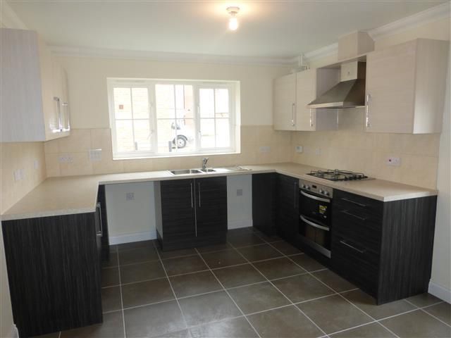 Property photo 3 of 10 Kitchen