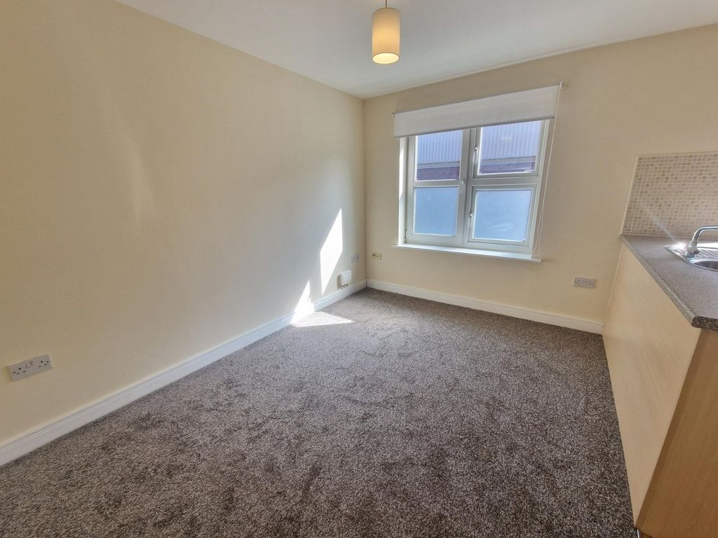 Property photo 2 of 6 Picture No. 13