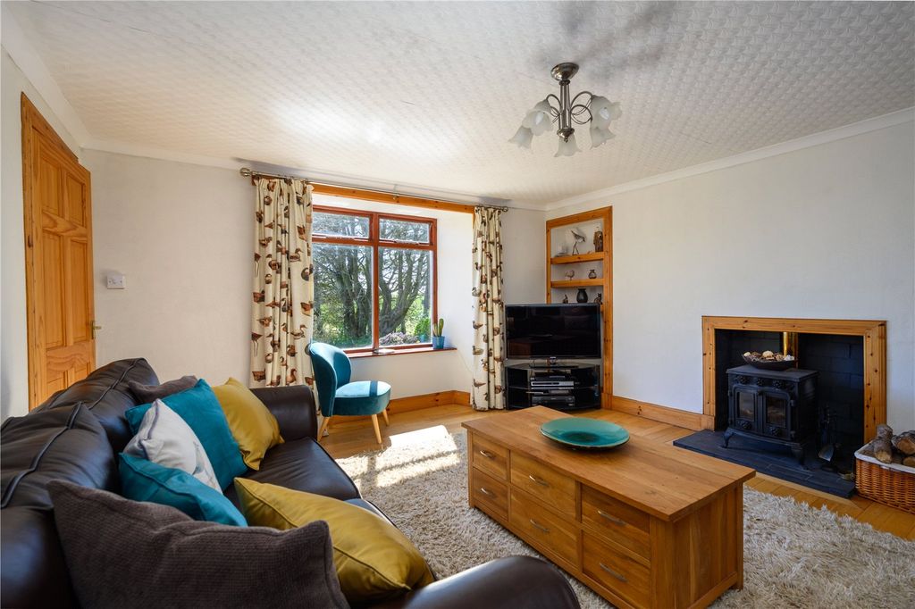 Property photo 3 of 20 Sitting Room