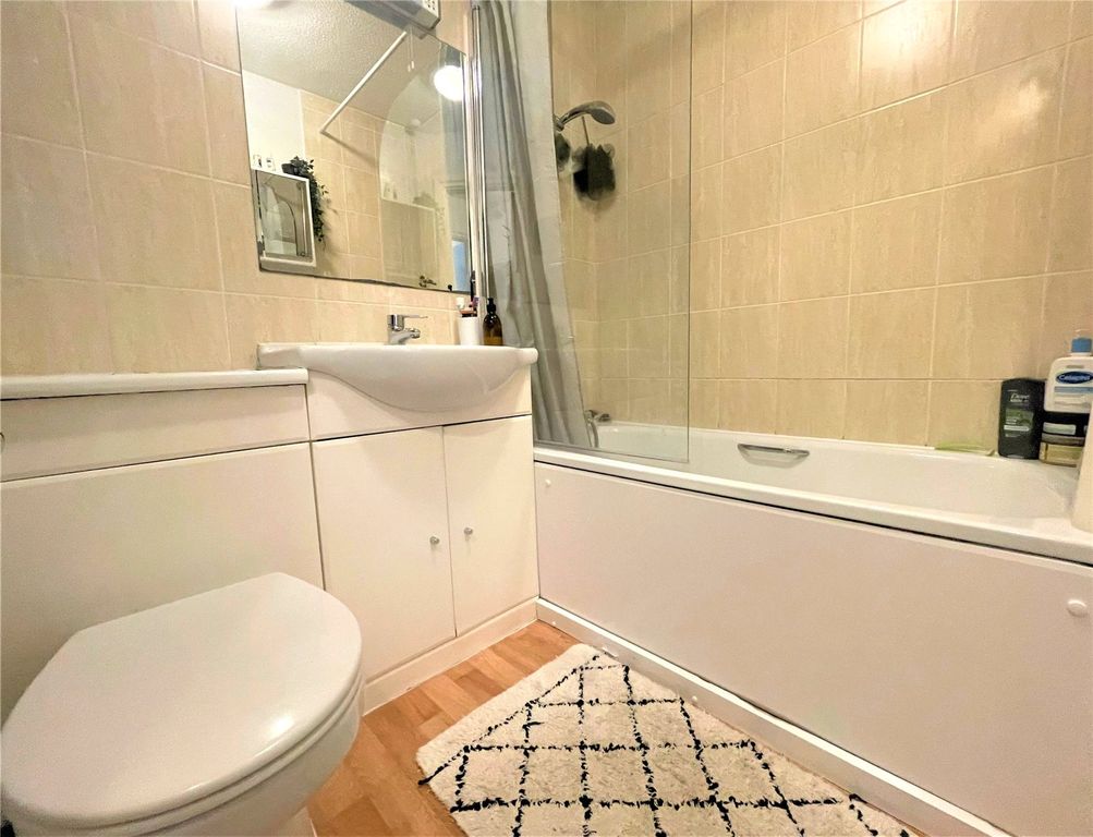 Property photo 2 of 9 Picture No. 12