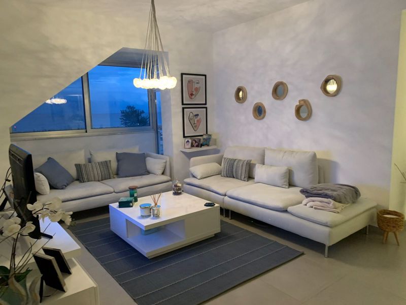 Property photo 2 of 10 Lounge