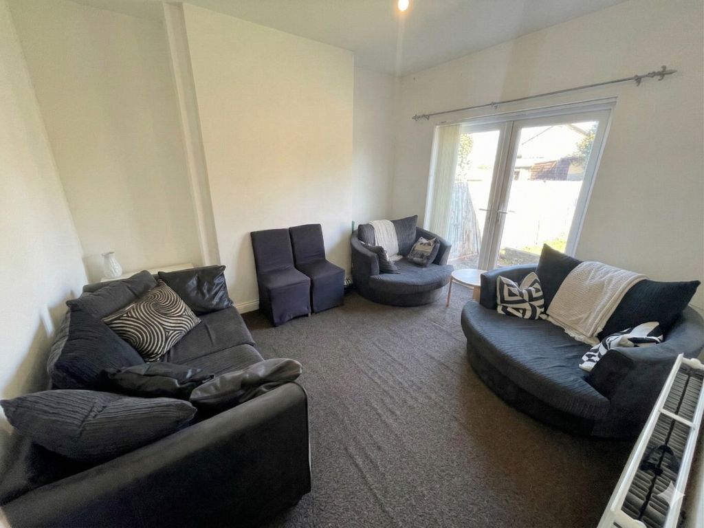 Property photo 3 of 13 5051453