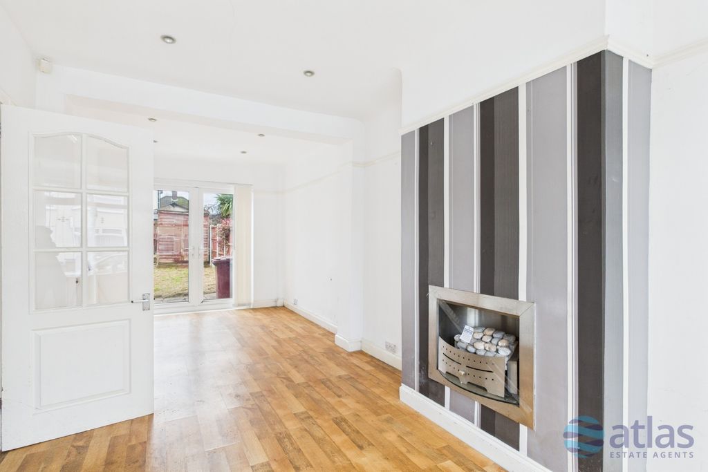 Property photo 3 of 12 Living Room