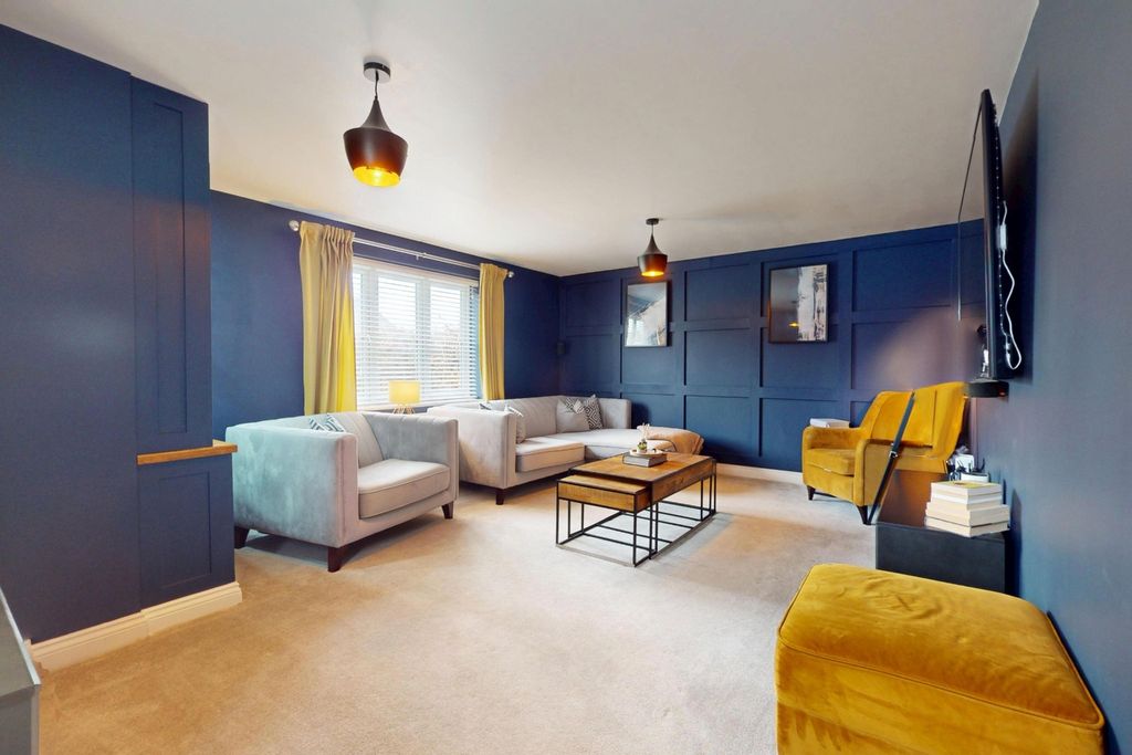 Property photo 3 of 20 4609705