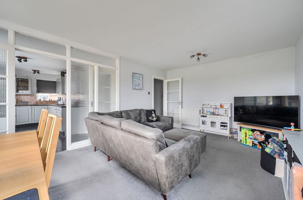 Property photo 3 of 12 1463729-7-6A06Fcf...