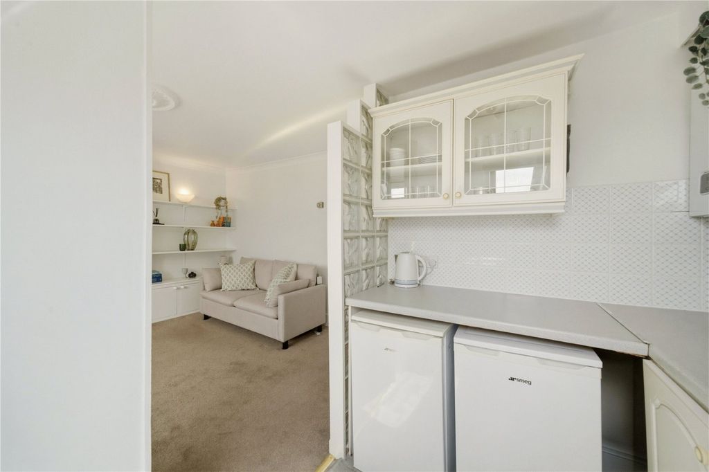 Property photo 3 of 9 Picture No. 17