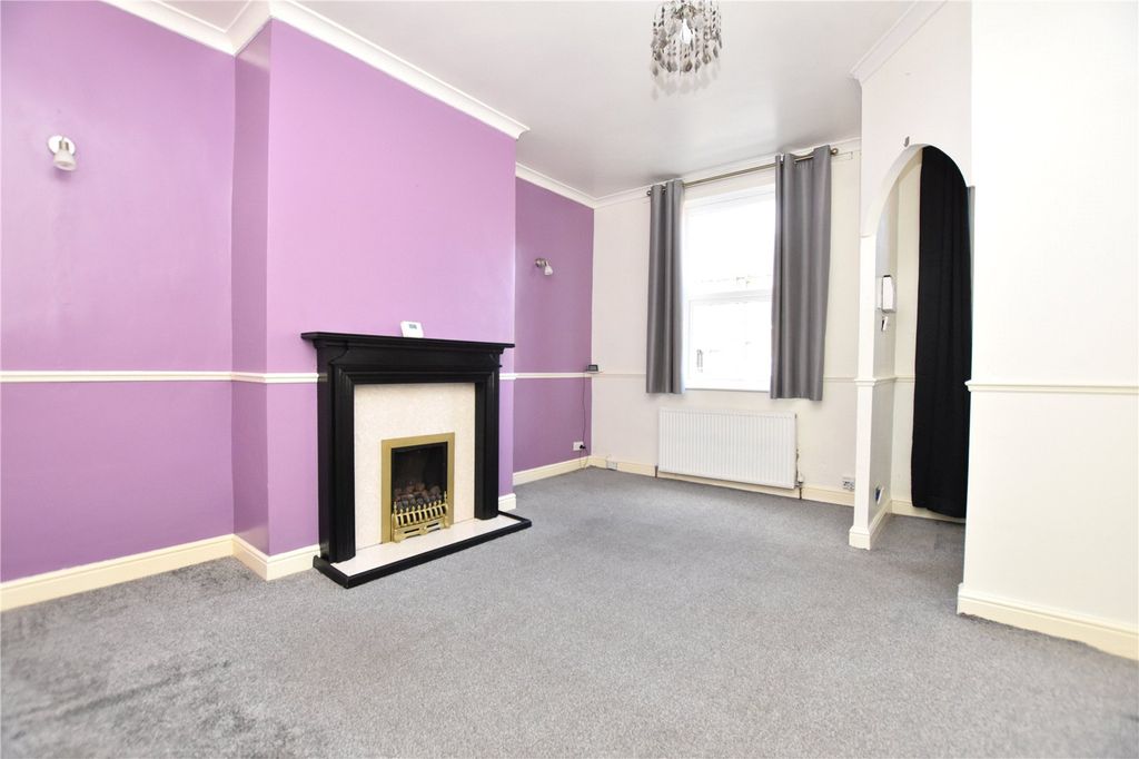 Property photo 2 of 19 Picture No. 10