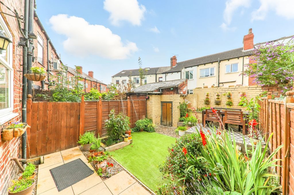 Property photo 2 of 11 Garden 3 - Lee Brigg -Ewemove Pontefract
