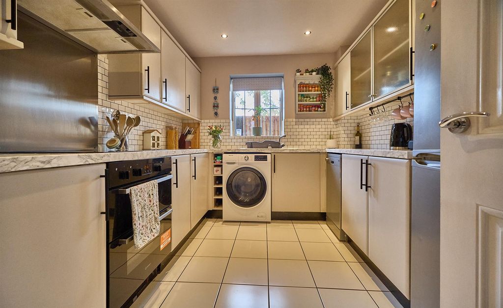 Property photo 3 of 13 Refitted Kitchen