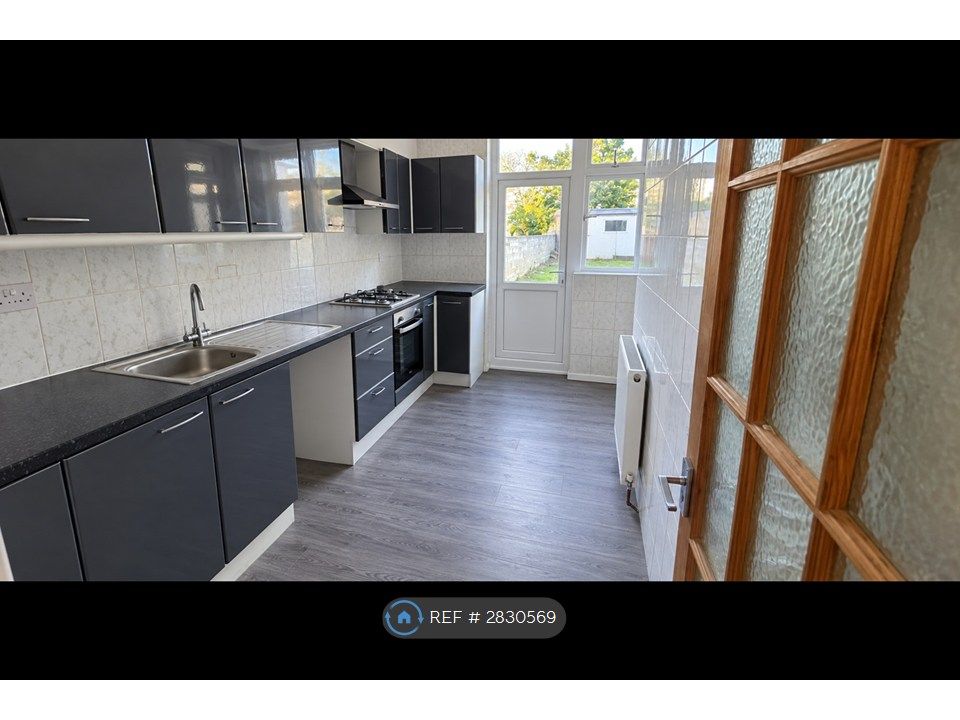 Property photo 1 of 12 Kitchen