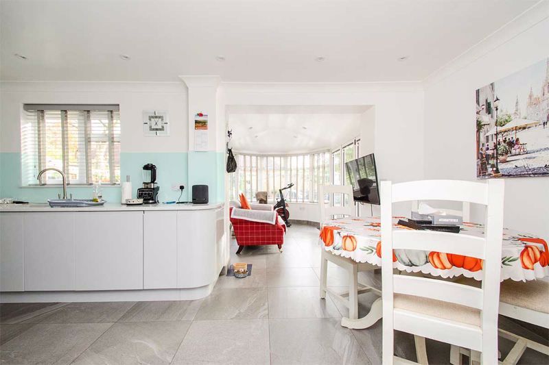 Property photo 3 of 17 Photo 9