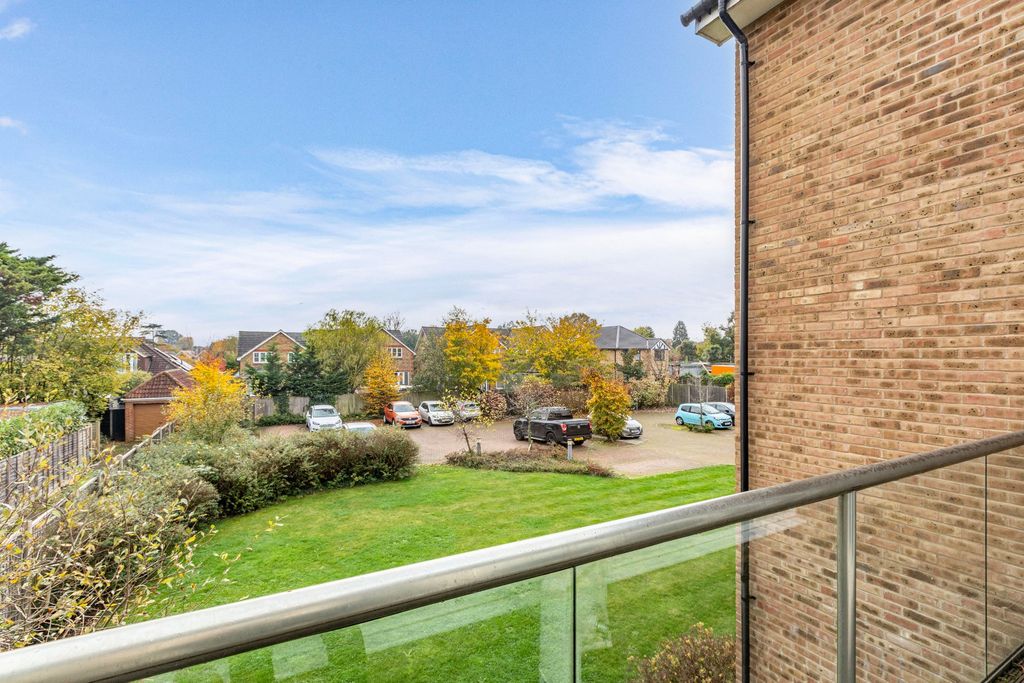 Property photo 3 of 16 Picture No. 11