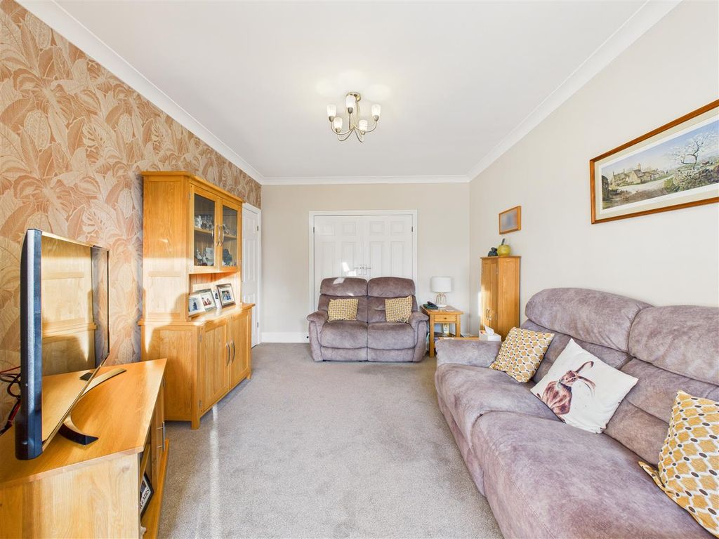 Property photo 2 of 24 Cam05193G0-Pr0084-Still015.Jpg