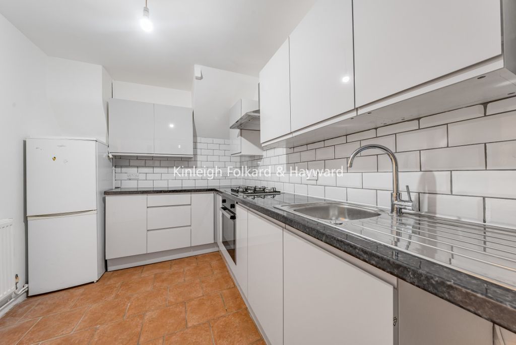 Property photo 3 of 17 E20112c6-c0B2-4E62-B