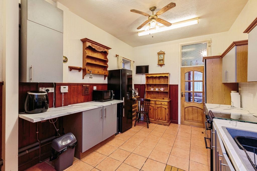Property photo 3 of 29 Pbox-Img.Jpg