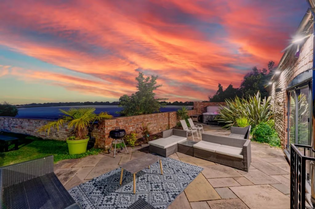 Property photo 3 of 20 Photo 22