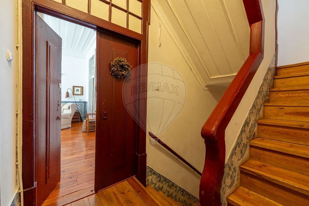 Property photo 2 of 43