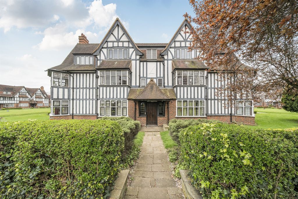 Property photo 1 of 11