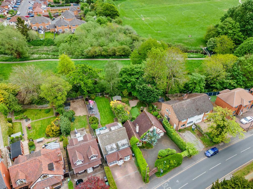 Property photo 1 of 16 33 Aqueduct Road_2.Jpg