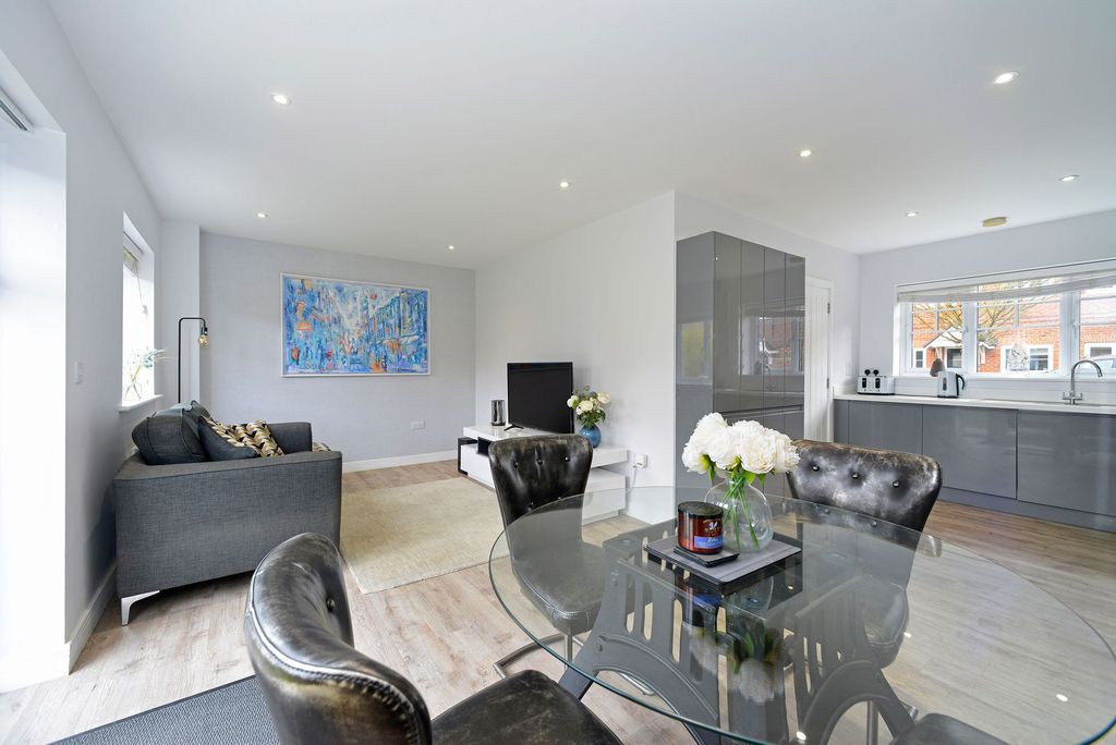 Property photo 3 of 18 Open Plan Kitchen Dining