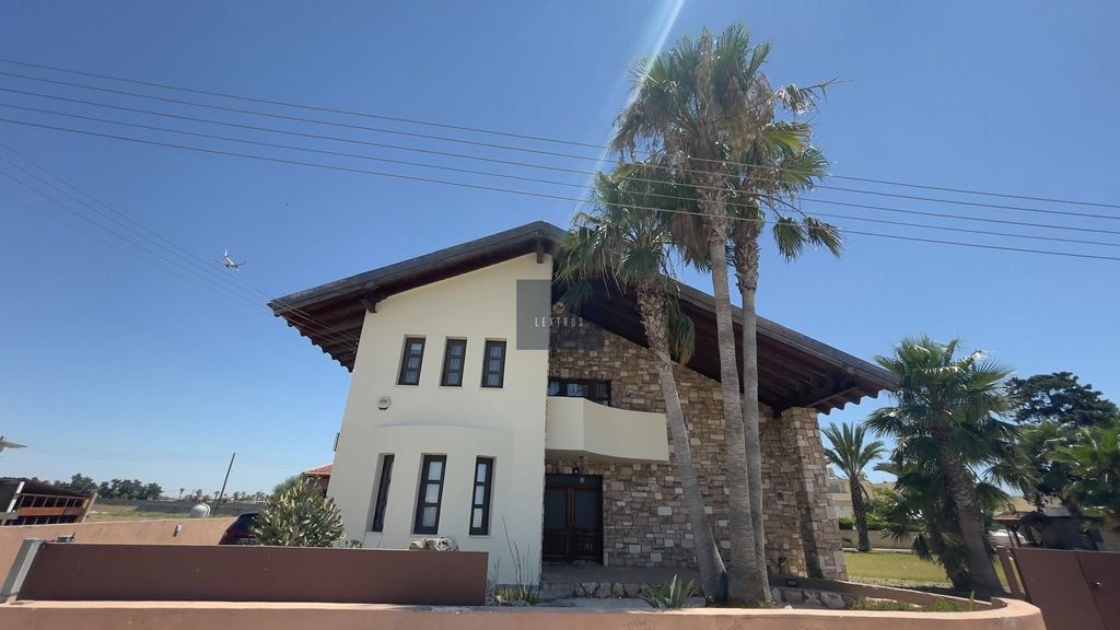 Property photo 1 of 39