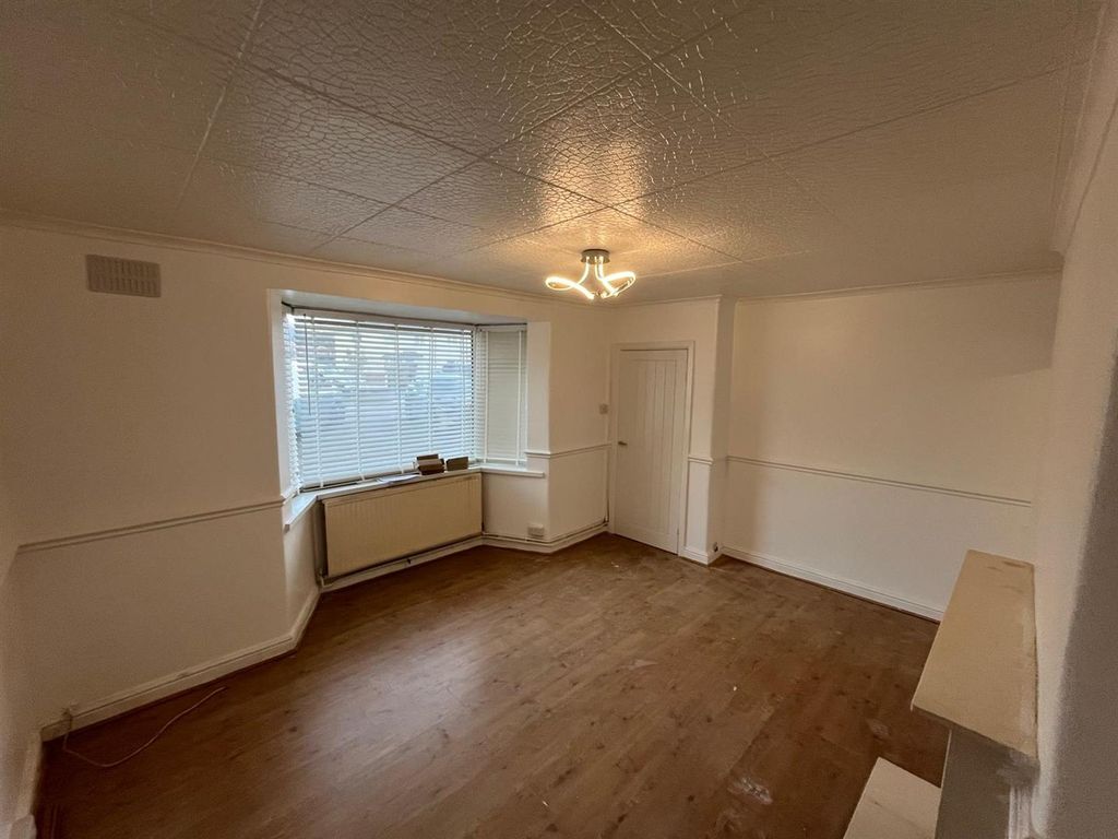 Property photo 2 of 9 Lounge