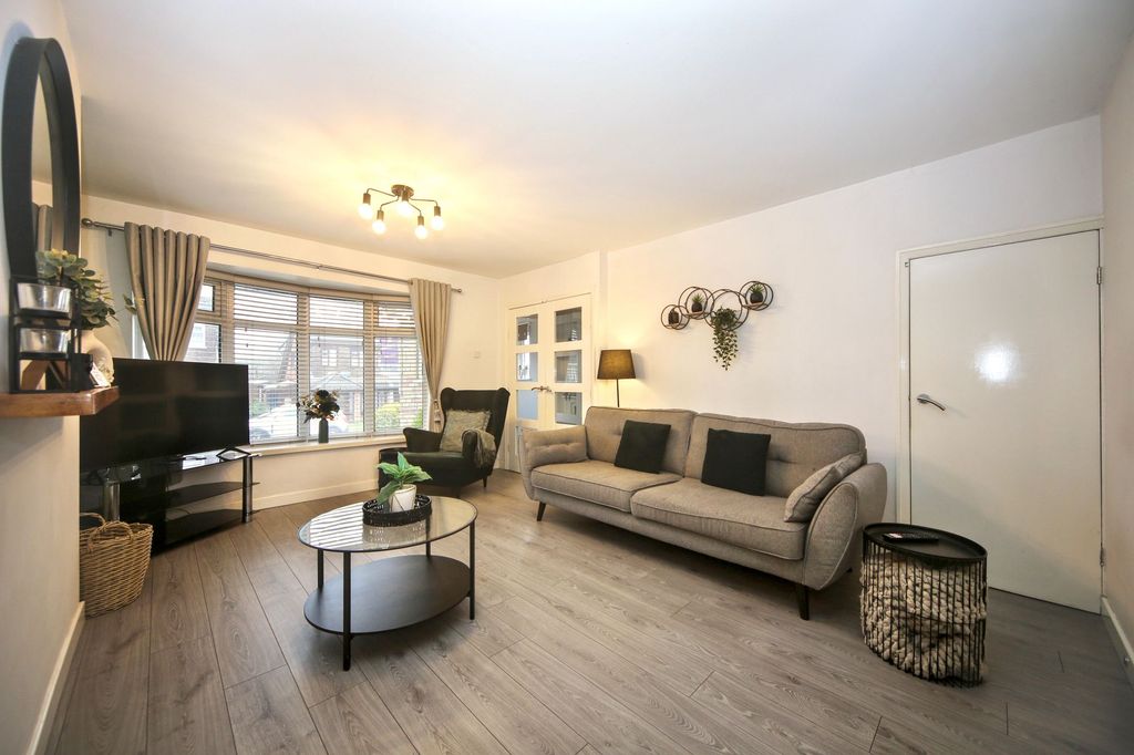 Property photo 2 of 24