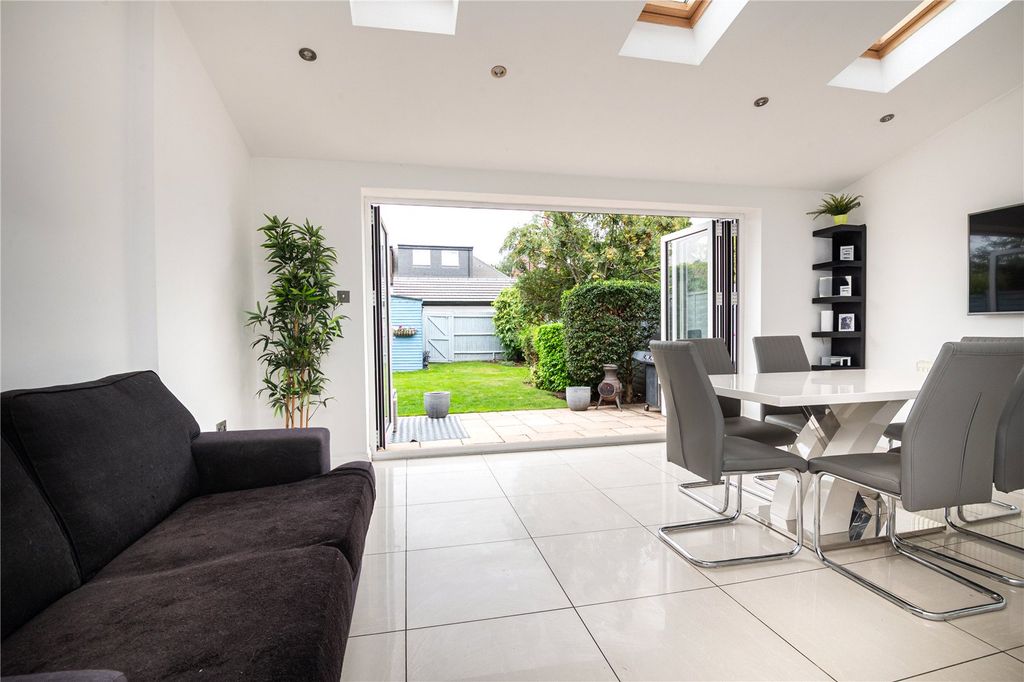 Property photo 3 of 17 Picture No. 4