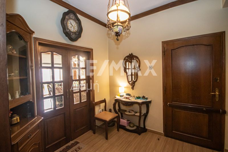 Property photo 3 of 34